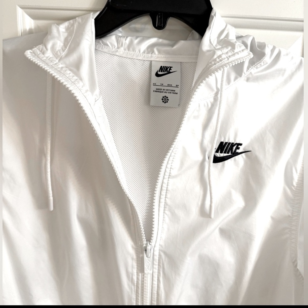Nike White Hooded Jacket